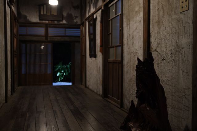 普通じゃない…『変な家』のセット写真（9点）（6枚目）