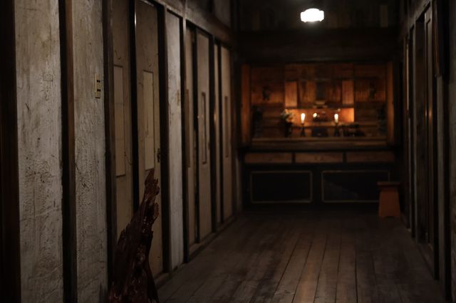 普通じゃない…『変な家』のセット写真（9点）（7枚目）