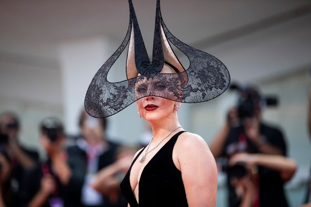 レディー・ガガ、『ジョーカー2』レッドカーペットで圧巻の存在感！：フォトギャラリー