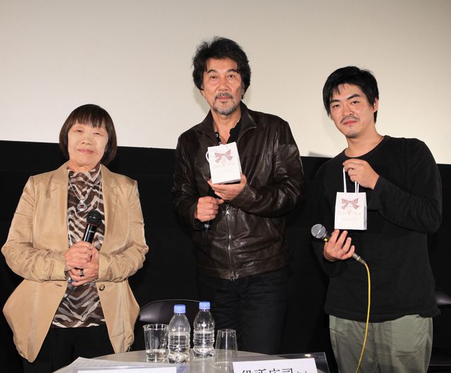 「特集 役者一代・役所広司」『キツツキと雨』舞台あいさつギャラリー（5枚目）