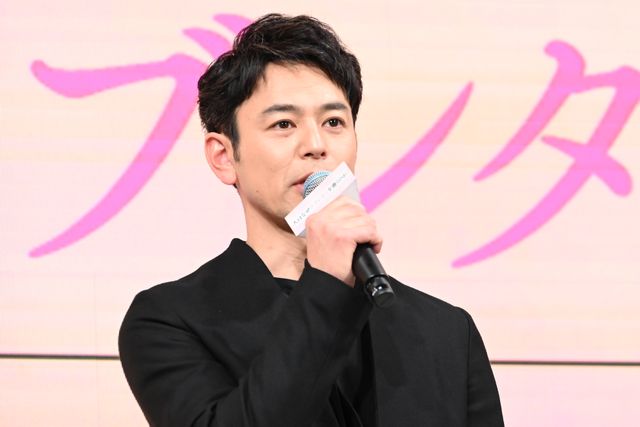 綾瀬はるか、モノトーンの美しい衣装で登壇！『人はなぜラブレターを書くのか』完成報告会（27枚目）