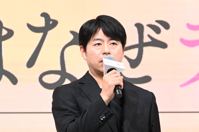 綾瀬はるか、モノトーンの美しい衣装で登壇！『人はなぜラブレターを書くのか』完成報告会（31枚目）