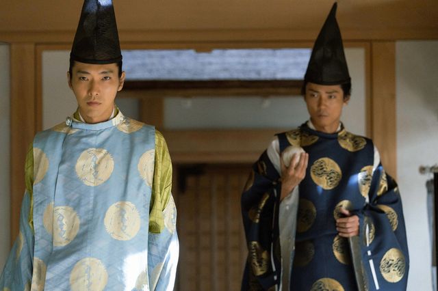 兼家（段田安則）が倒れ、道長（柄本佑）は…「光る君へ」第8回「招かれざる者」場面写真：フォトギャラリー
