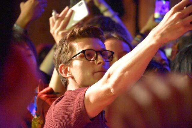 トム・ホランド、黒ぶちメガネで登場！『スパイダーマン：ファー・フロム・ホーム』イベントinバリ：フォトギャラリー