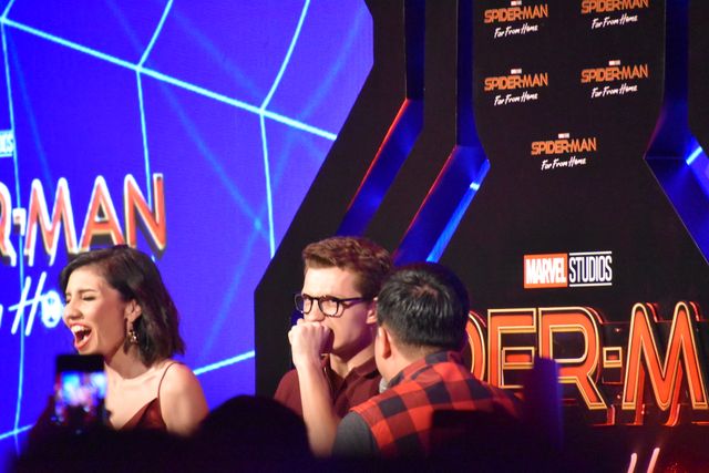 トム・ホランド、黒ぶちメガネで登場！『スパイダーマン：ファー・フロム・ホーム』イベントinバリ（5枚目）