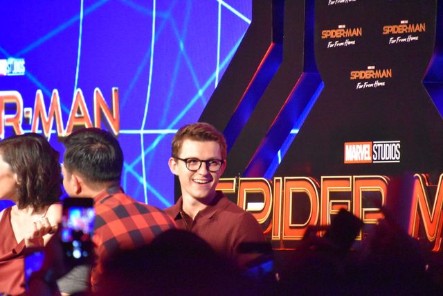 トム・ホランド、黒ぶちメガネで登場！『スパイダーマン：ファー・フロム・ホーム』イベントinバリ（6枚目）