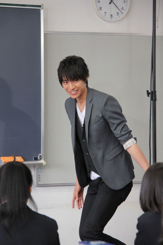 福士蒼汰、女子高でサプライズ課外授業！フォトギャラリー：フォトギャラリー
