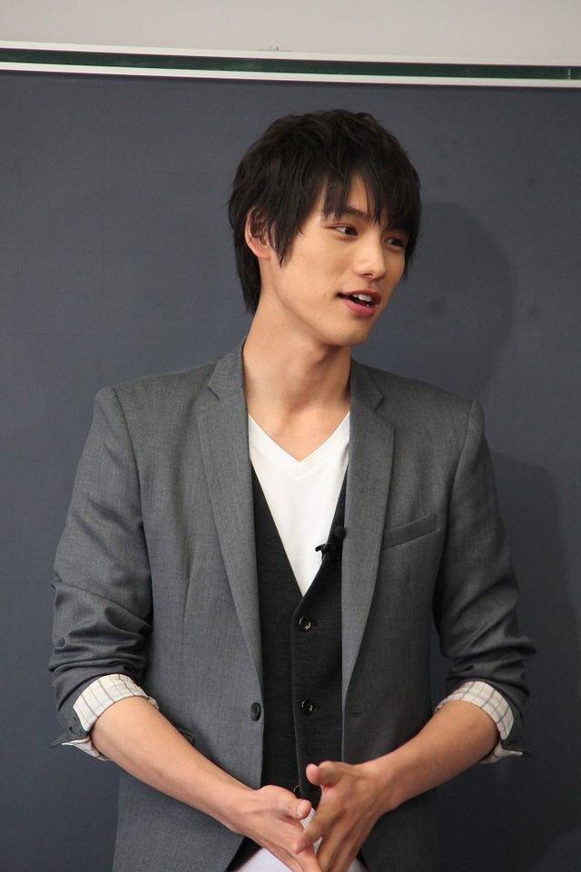 福士蒼汰、女子高でサプライズ課外授業！フォトギャラリー（2枚目）