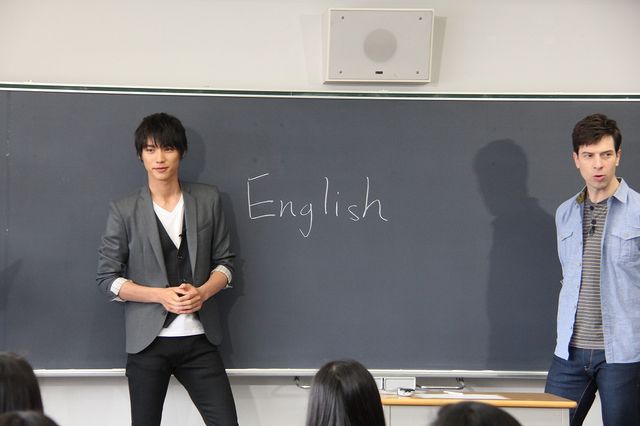 福士蒼汰、女子高でサプライズ課外授業！フォトギャラリー（3枚目）