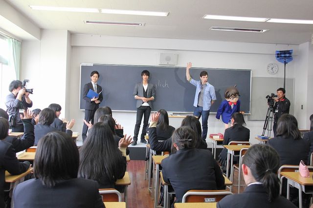 福士蒼汰、女子高でサプライズ課外授業！フォトギャラリー（4枚目）