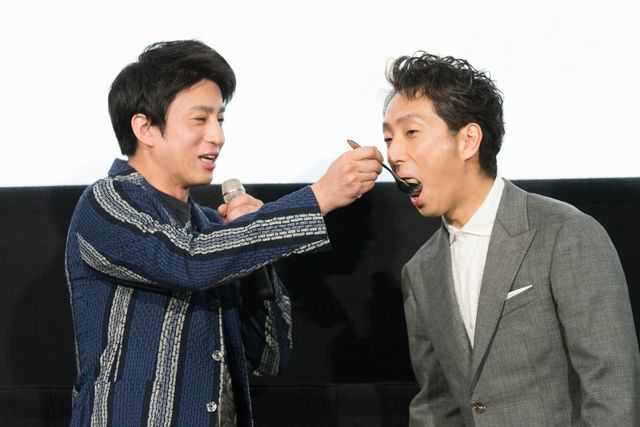 染五郎からバースデーケーキをア～ン！33歳となった七之助！シネマ歌舞伎最新作の完成披露上映会に登場【フォトギャラリー】：フォトギャラリー