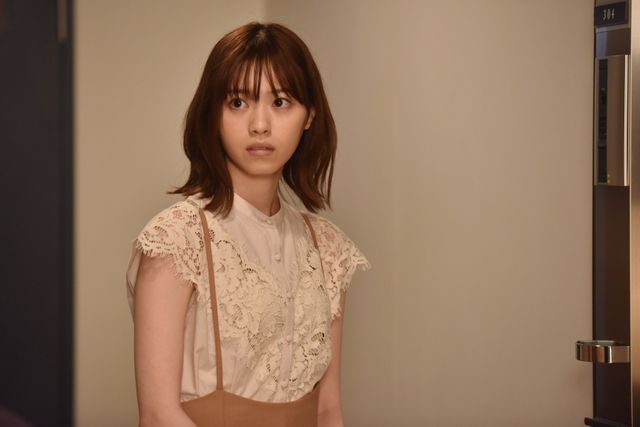 見つめ合う二階堂と黒島！ドラマ「あなたの番です」18話場面写真（7枚目）