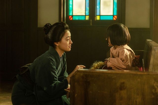 【画像9枚】朝ドラ「風、薫る」環を直美（上坂樹里）に託すりん（見上愛）…第10回場面写真（2枚目）