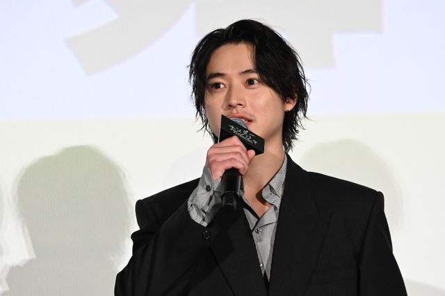 浜辺美波、白石麻衣、山本千尋ら美の競演！『アンダーニンジャ』初日舞台挨拶（6枚目）