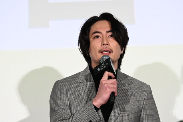 浜辺美波、白石麻衣、山本千尋ら美の競演！『アンダーニンジャ』初日舞台挨拶（13枚目）