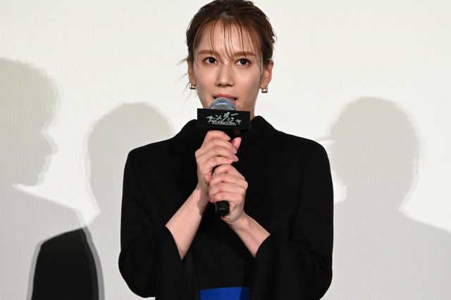 浜辺美波、白石麻衣、山本千尋ら美の競演！『アンダーニンジャ』初日舞台挨拶（22枚目）
