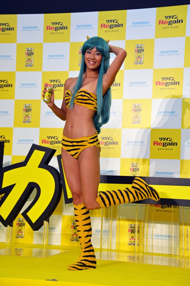 すみれの“実写版ラムちゃん”姿！トラ柄ビキニ写真ギャラリー（5枚目）