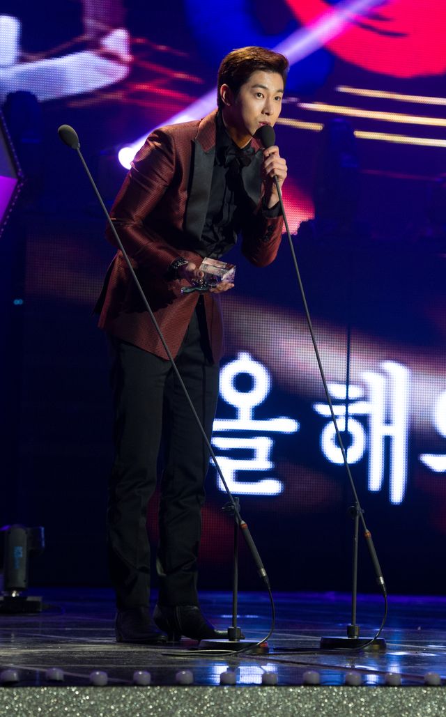 BIGBANGが3冠王！奇抜なヘアスタイルにも熱視線！＜韓国JPICTURES＞（12枚目）