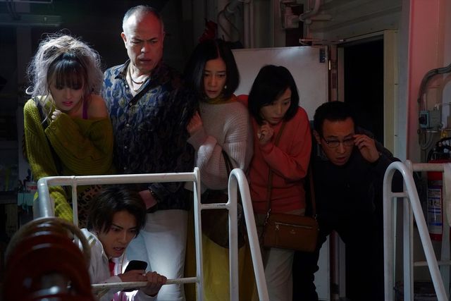 田中圭&横浜流星、まさかの敵対シーンも!?劇場版『あな番』場面カット（9枚目）