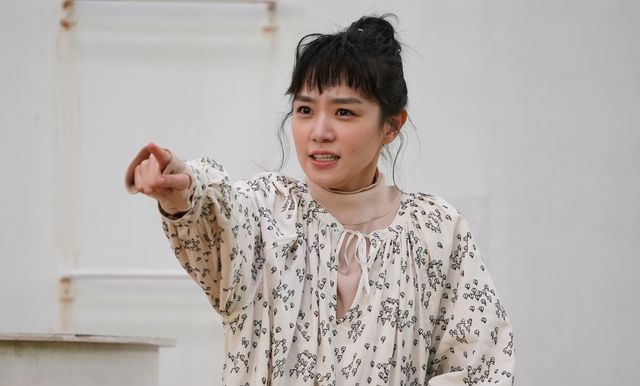 田中圭&横浜流星、まさかの敵対シーンも!?劇場版『あな番』場面カット（13枚目）