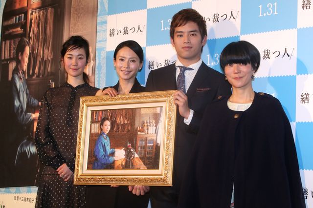 中谷美紀ら出席！映画『繕い裁つ人』初日舞台あいさつフォトギャラリー（8枚目）