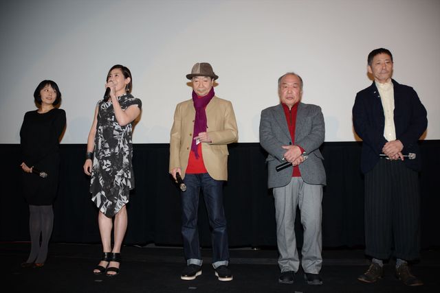 オダジョー、衣装がトリッキー過ぎて「深夜食堂」舞台あいさつで浮きまくり！　画像ギャラリー（12枚目）