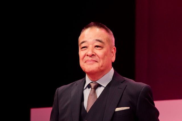 浜辺美波＆山下美月、黒ドレスで魅了！『六人の嘘つきな大学生』完成披露（11枚目）