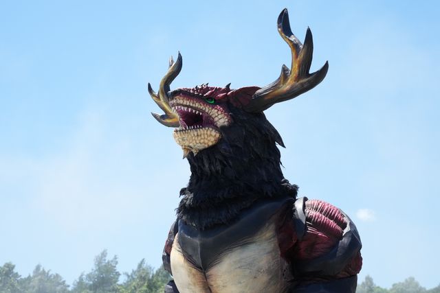 巨大な角獣・炎角が目覚める！「角醒ハンター オメガホーン」第1話場面写真：フォトギャラリー