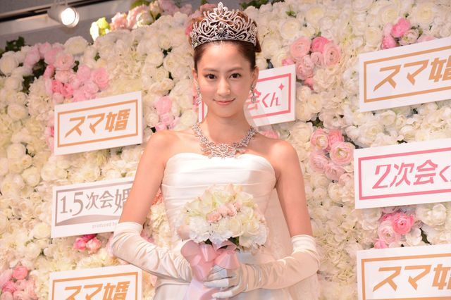 河北麻友子のウエディングドレス姿！～総額3億円のジュエリーとともに～フォトギャラリー（4枚目）