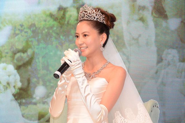 河北麻友子のウエディングドレス姿！～総額3億円のジュエリーとともに～フォトギャラリー（10枚目）
