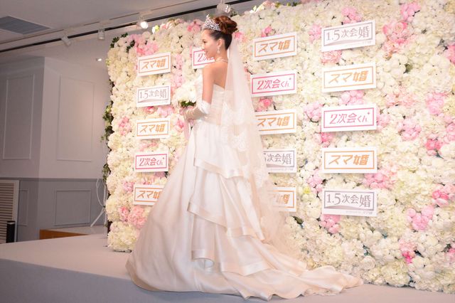 河北麻友子のウエディングドレス姿！～総額3億円のジュエリーとともに～フォトギャラリー（11枚目）