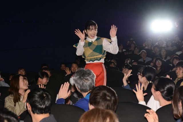 永野芽郁＆北村匠海がヒットをお祝い！『君は月夜に光り輝く』公開記念舞台あいさつ（2枚目）