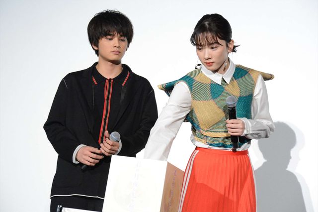 永野芽郁＆北村匠海がヒットをお祝い！『君は月夜に光り輝く』公開記念舞台あいさつ（7枚目）