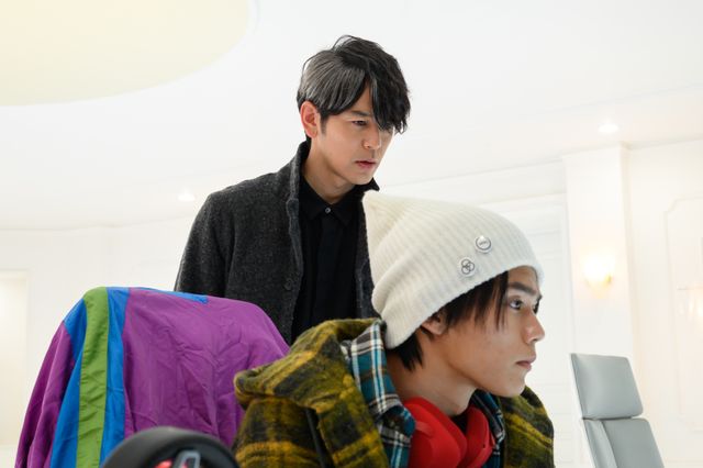 日向亘『太陽は動かない』藤原竜也と再タッグ！日曜劇場「Get Ready！」場面写真（2枚目）