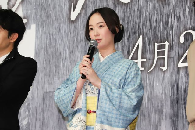 黒木華、美しい和服で登場！100年後に残したいものは…：フォトギャラリー