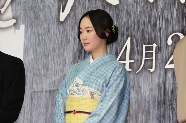 黒木華、美しい和服で登場！100年後に残したいものは…（4枚目）
