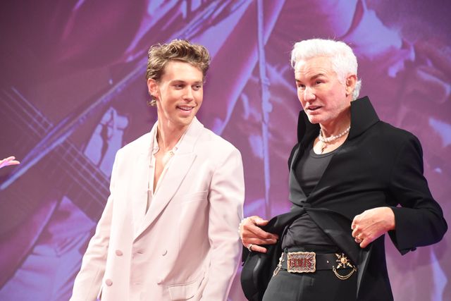 バズ・ラーマン監督、ベルトに“ELVIS”！映画『エルヴィス』ワールドツアーフィナーレ（2枚目）