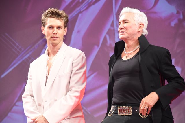 バズ・ラーマン監督、ベルトに“ELVIS”！映画『エルヴィス』ワールドツアーフィナーレ（13枚目）
