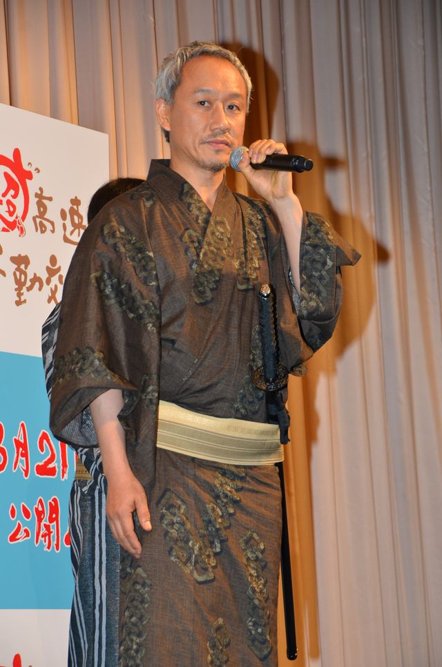 佐々木蔵之介が居合でスイカ割り！フォトギャラリー（3枚目）