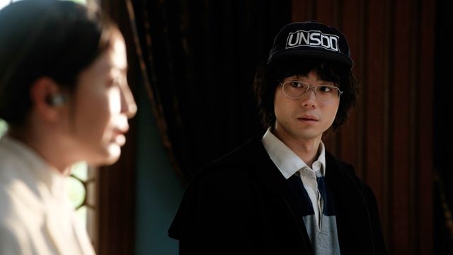 「火星の女王」第3回：カワナベ（吉岡秀隆）が“物体”の驚くべき機能を発見する＜場面写真＞：フォトギャラリー