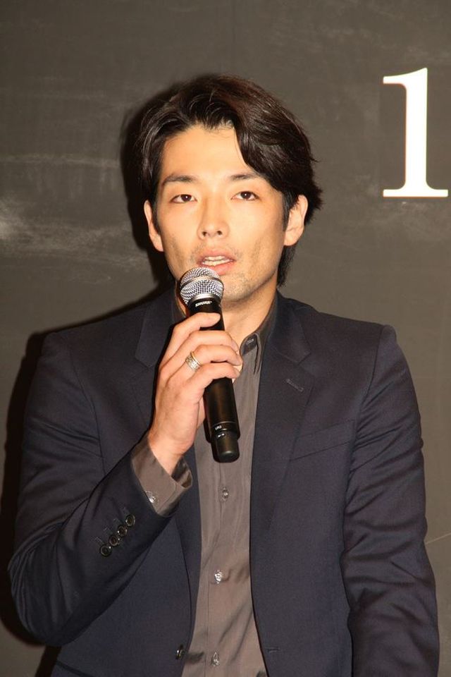 佐藤浩市＆森山未來がオシャレスーツでビシッと！『人類資金』完成報告会見フォトギャラリー（3枚目）