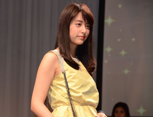 山本美月、結婚は30歳ぐらいまでに?「アキュビュー ディファイン」新製品発表会ギャラリー