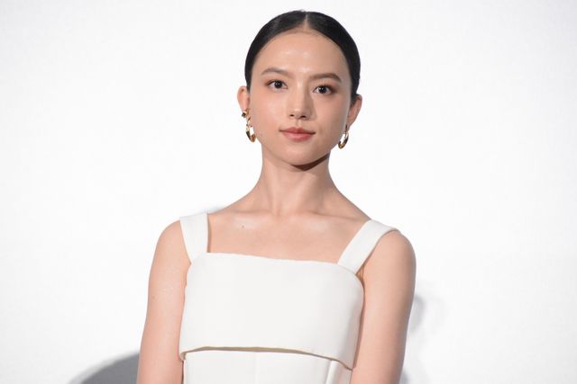 清原果耶の美しさがすごい！映画『青春18×2 君へと続く道』公開記念舞台あいさつ：フォトギャラリー