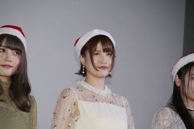花澤香菜、サンタ衣装が可愛すぎ！『サンタ・カンパニー　～クリスマスの秘密～』『コルボッコロ』公開記念舞台あいさつ（2枚目）