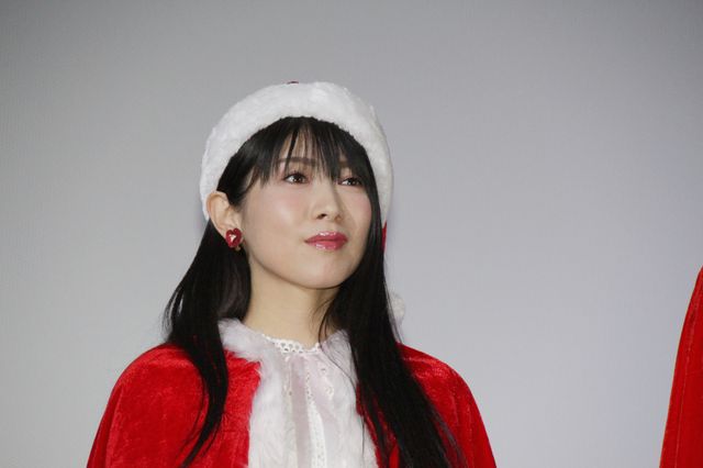 花澤香菜、サンタ衣装が可愛すぎ！『サンタ・カンパニー　～クリスマスの秘密～』『コルボッコロ』公開記念舞台あいさつ（6枚目）