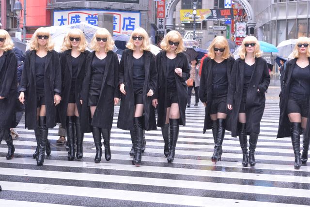 【画像】金髪美女が渋谷の街をゲリラ来襲！　画像ギャラリー（3枚目）