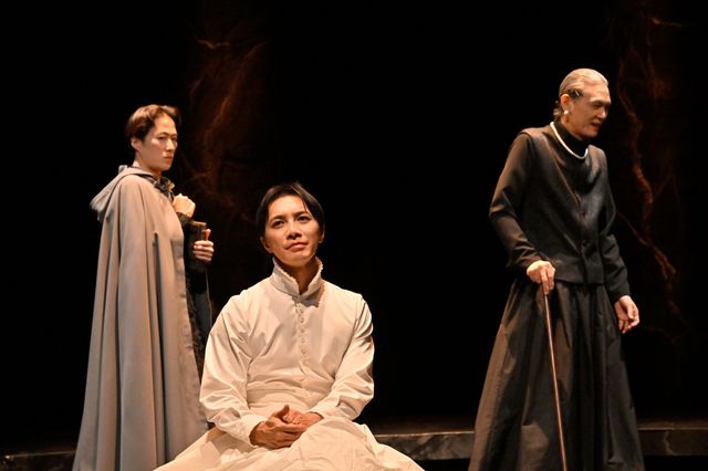 「サド侯爵夫人」舞台写真（9枚目）