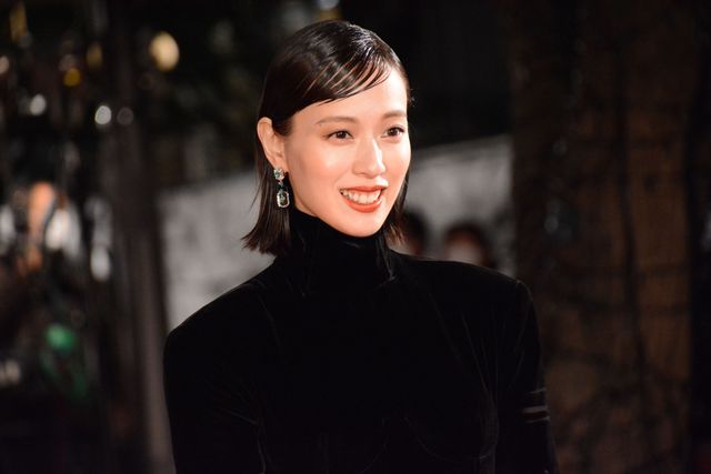 戸田恵梨香＆永野芽郁、美の競演！TIFFレッドカーペットで（2枚目）