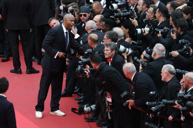 第78回カンヌ国際映画祭レッドカーペットでブチ切れるデンゼル・ワシントン（4枚目）
