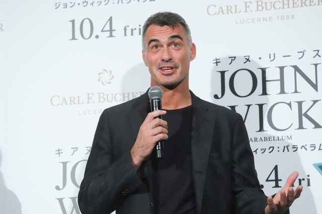 キアヌ・リーヴス、きゃりーぱみゅぱみゅと忍者ポーズ！（7枚目）